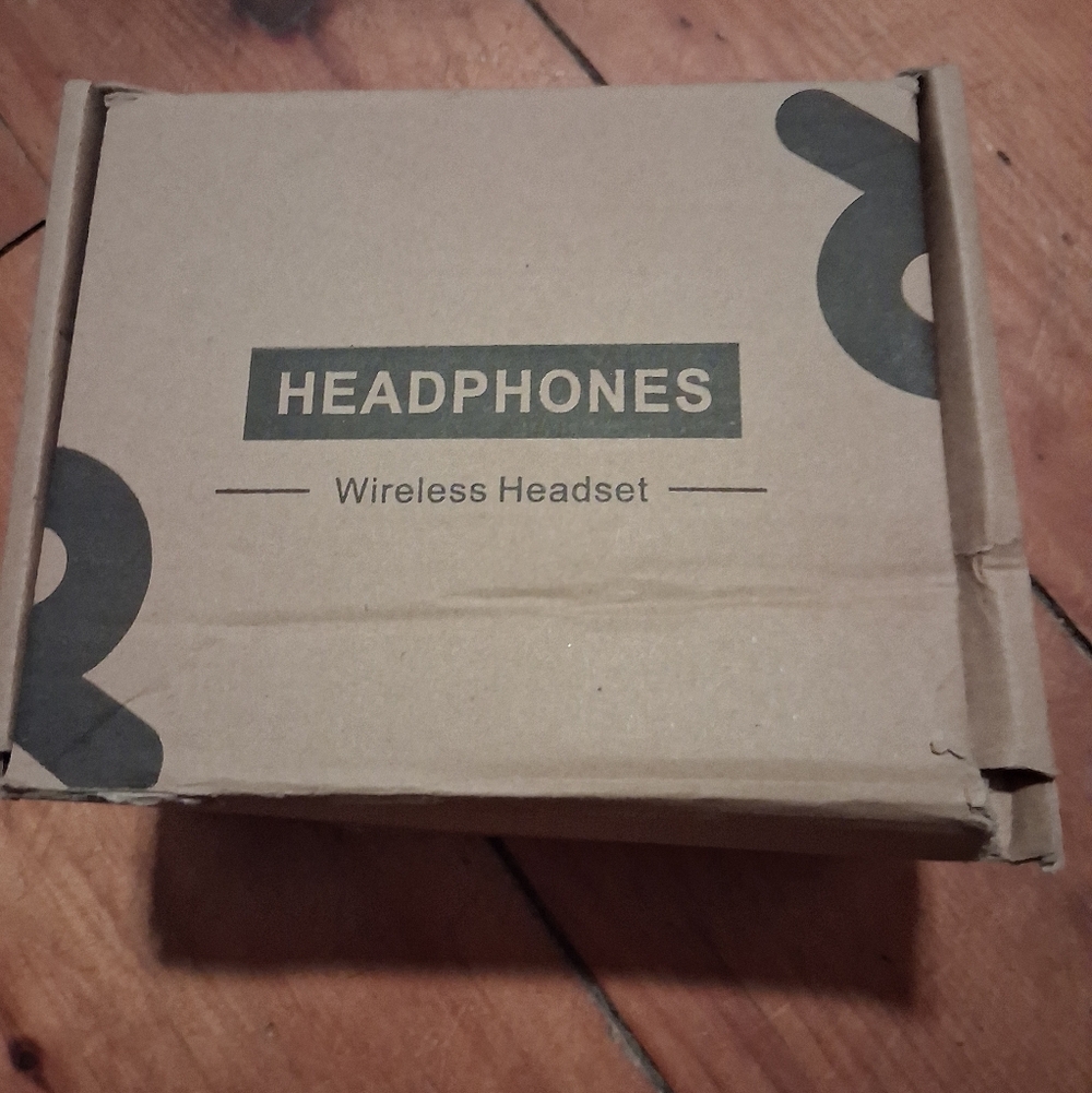 *bogo* Graffiti Style Wireless Headphones - Picture 5 of 6